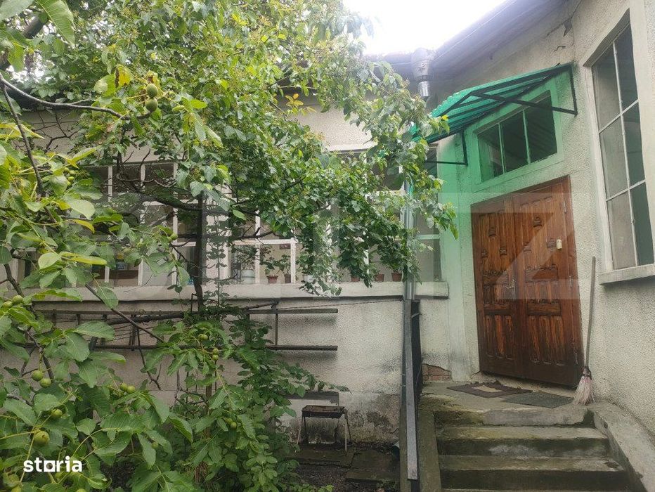 Casa+ teren central ,425 mp, Radauti