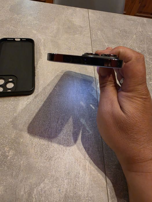 Продавам Iphone 14 pro max 256