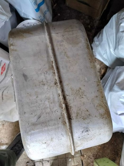 Стар алуминиев резервоар