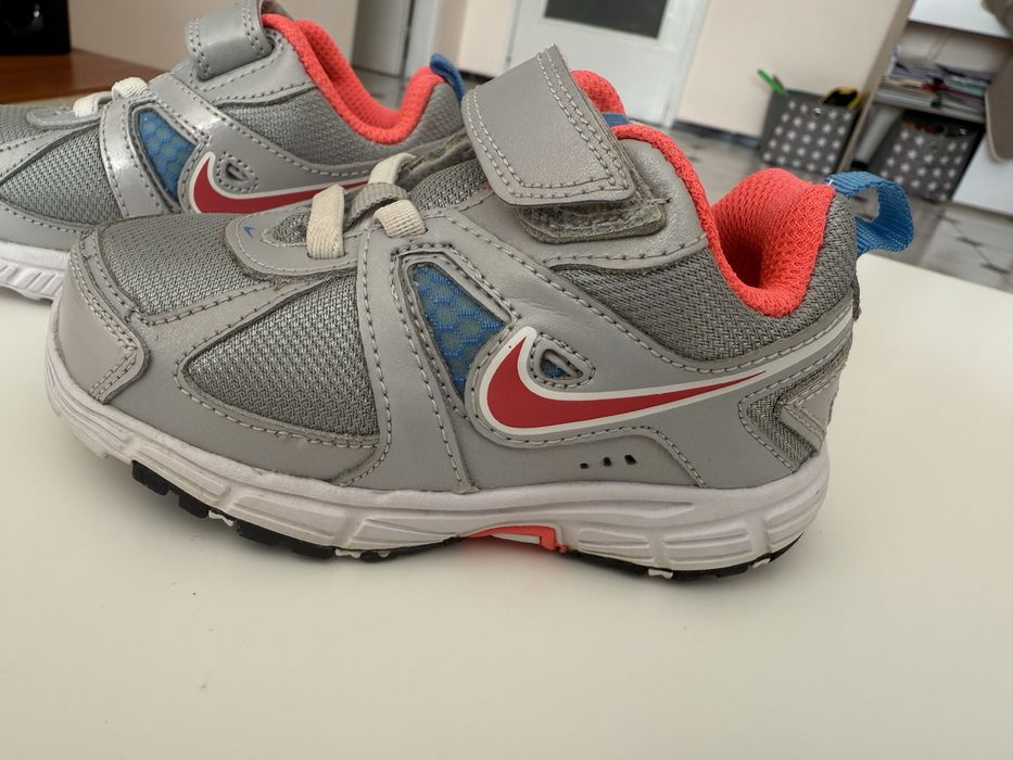 Nike маратонки за момиче