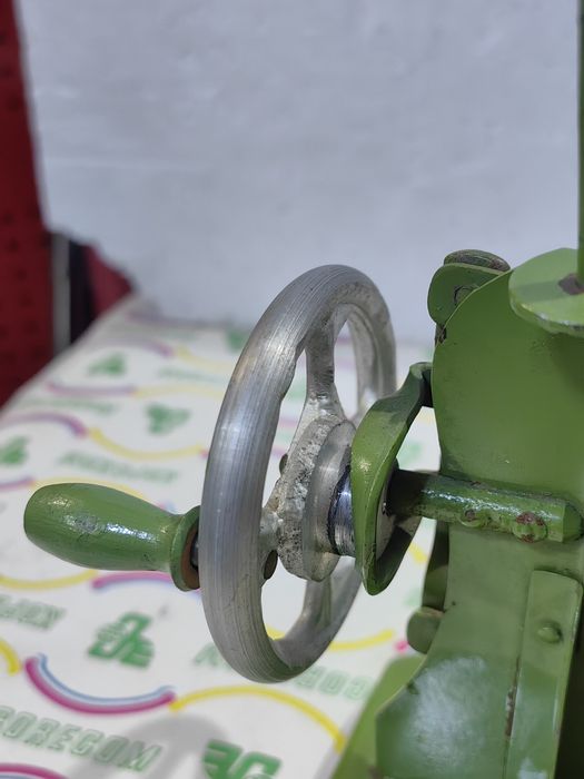 Стара Българска играчка Шевна машина