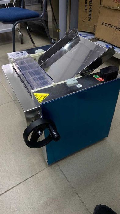 Тестораскаточная машина 30 см. 2800 кВт Настольная