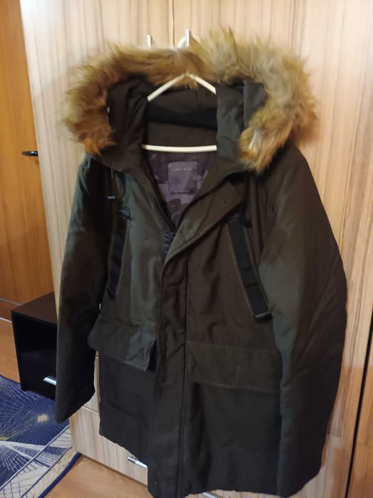 Продавам мъжка парка Zara ,мисля че размера е М