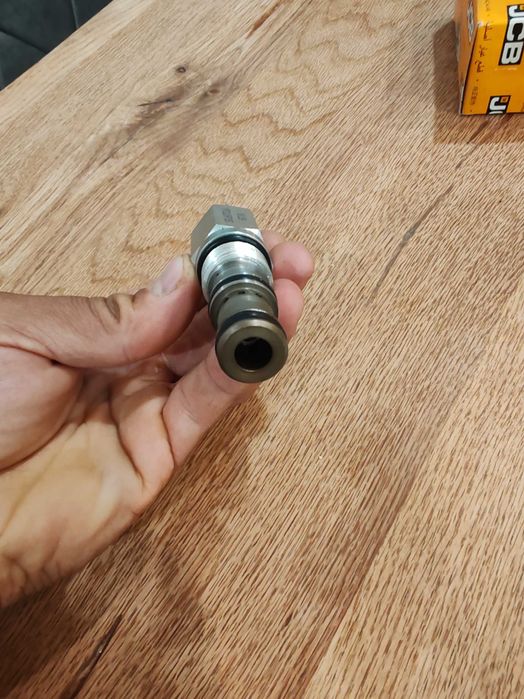 Supapa reglaj presiune miniescavator jcb 8030