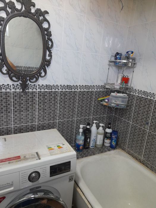 Продаётся 2-х переделанная в 3-х комн.квартира.