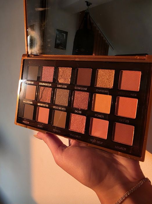 Paleta HUDA Empowered