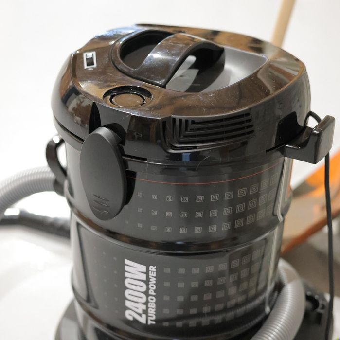 Прахосмукачка 2400W 21л ZILAN