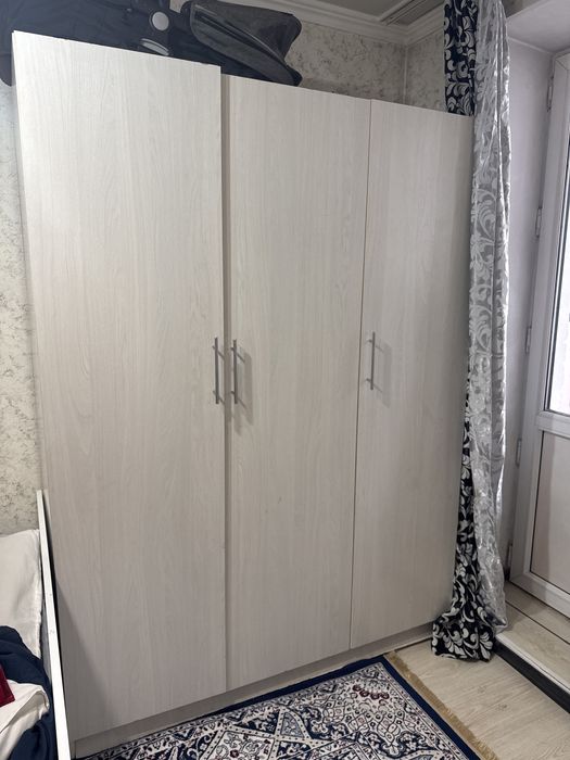 Шкаф для вешалок и 4 полки