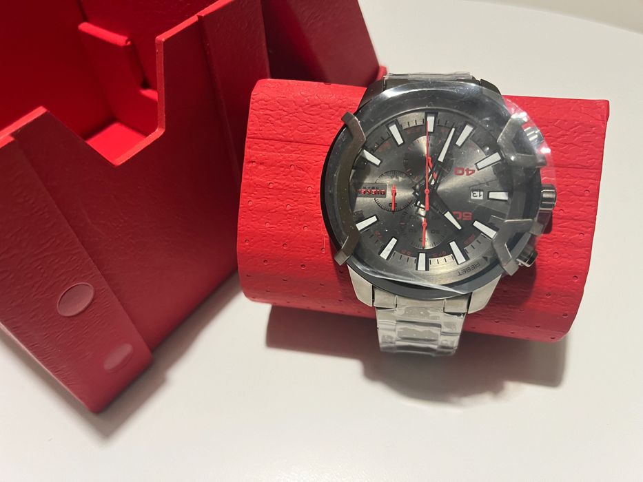 Иноксов  часовник с хронограф  Diesel