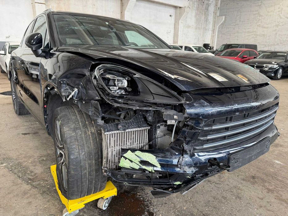 Porsche Cayenne avariat