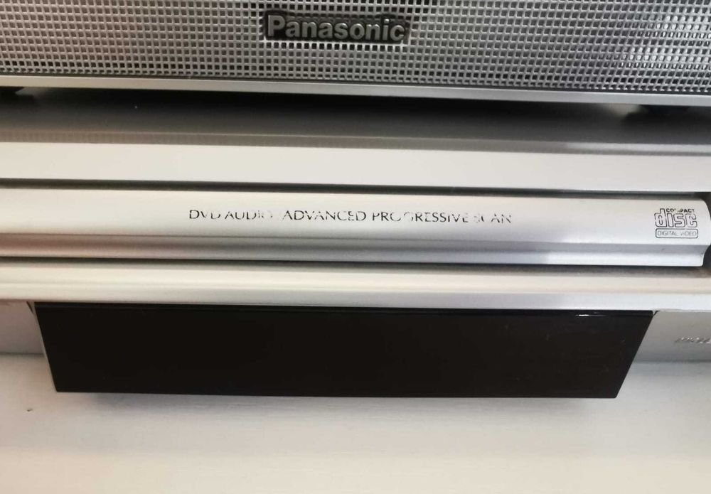 DVD система домашнего кинотеатра Panasonic SA-HT335