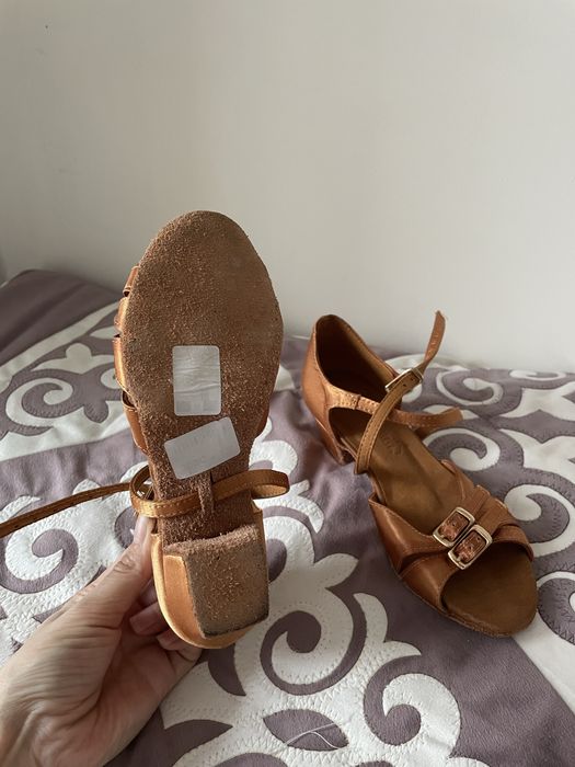 Продам туфли для бальных танцев