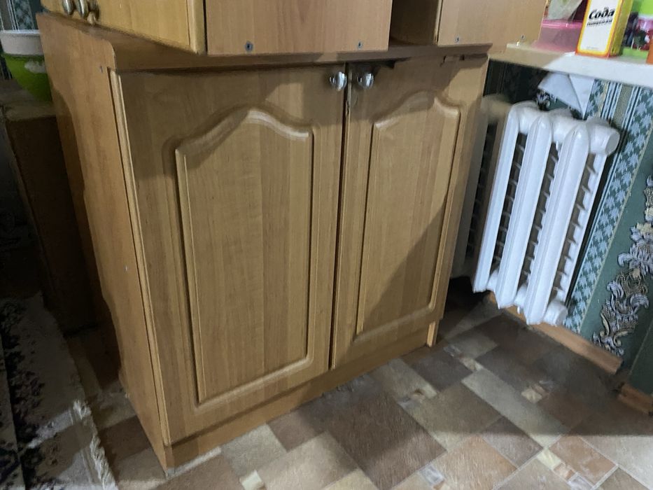 Кухонные шкафы, старые