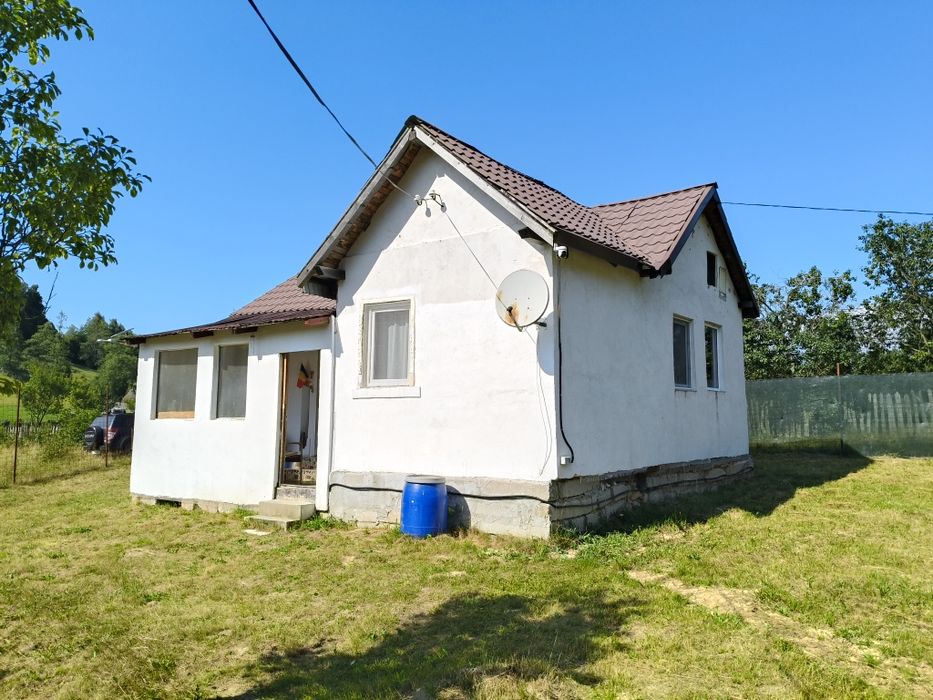 Vând casă cu teren în sat Bănița, jud. Hunedoara