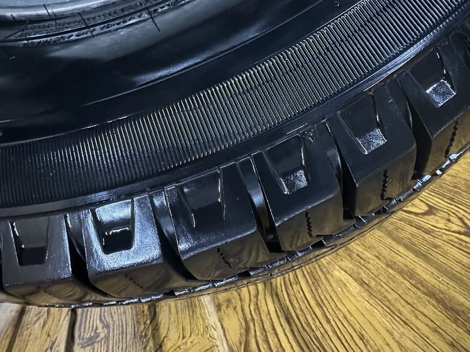 Продам колеса 4 шт  ( шины с дисками )