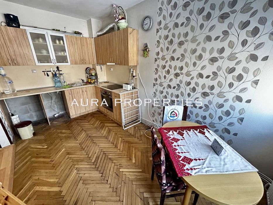Продава се Двустаен апартамент в Разград, Център - 77 кв.м за 1345 €/кв.м - Снимка #2