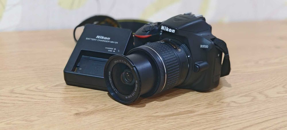 Фотоапарат Nikon D3500