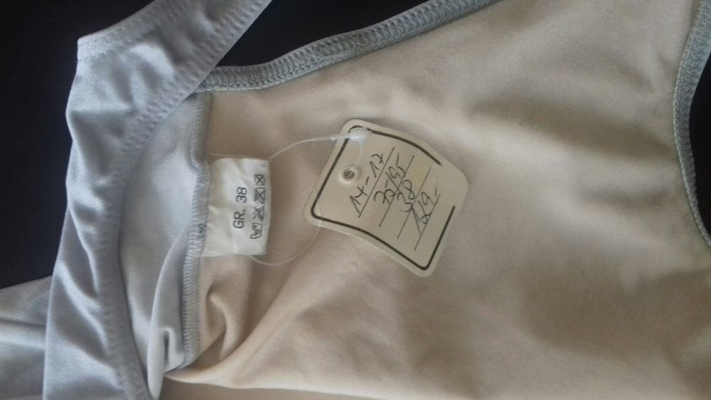 Нов цял бански с етикет