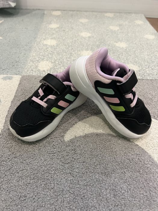 Дтетски маратонки Adidas