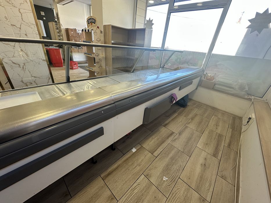 Хладилна витрина със агрегат