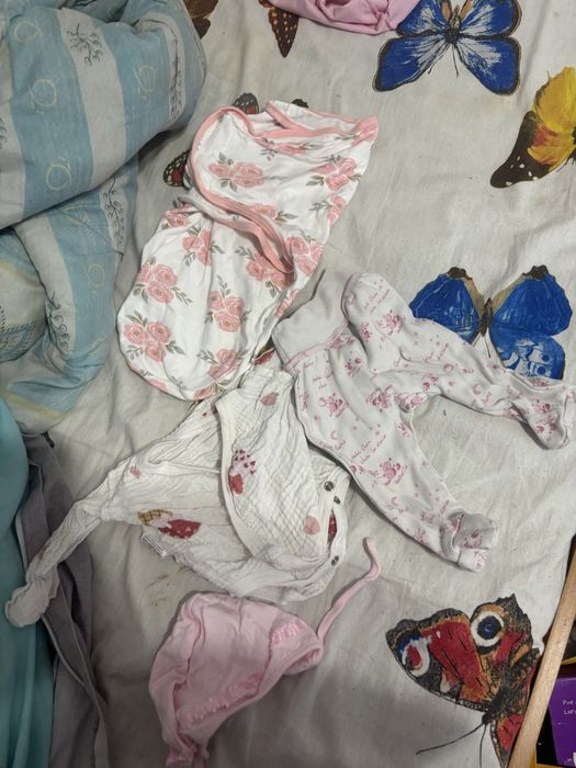 Продам детские вещи