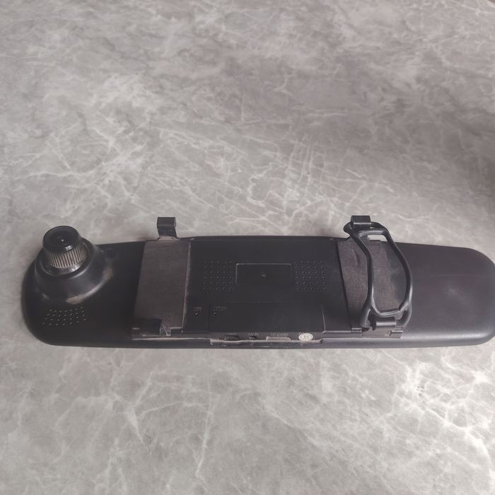 Video registratur sotiladi Moshina uchun