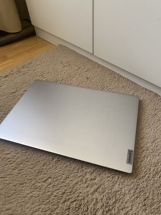 Laptop lenovo IdeaPad3 15IML05