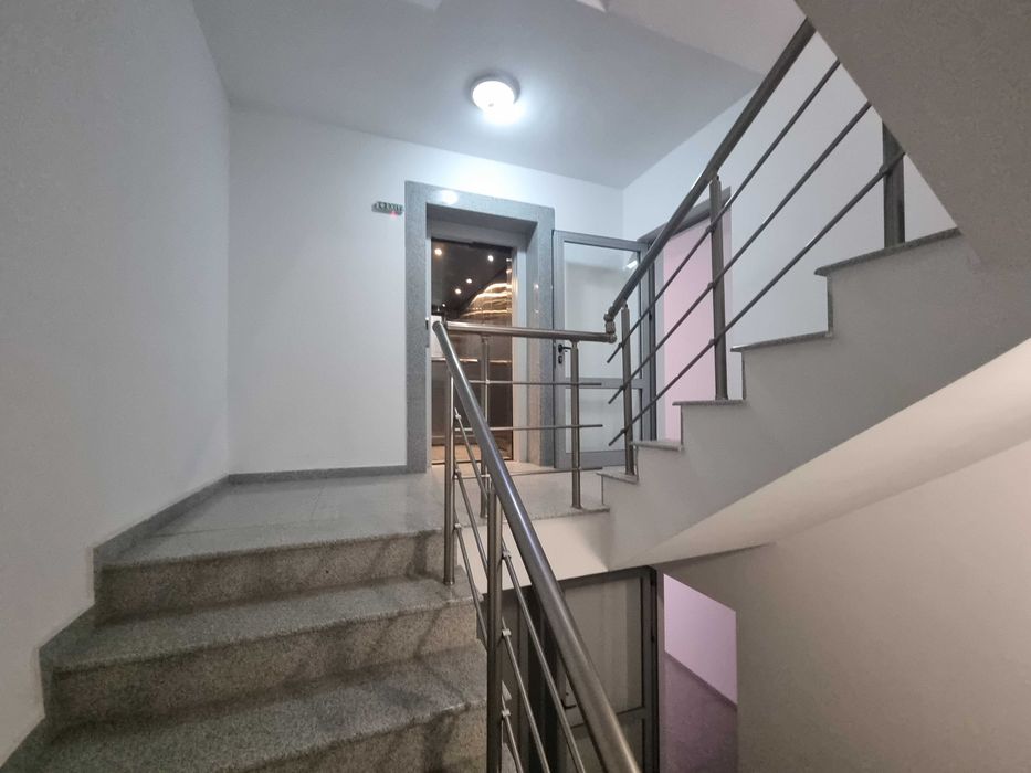 Продава се Тристаен апартамент в Благоевград, Широк център - 90 кв.м за 1700 €/кв.м - Снимка #12