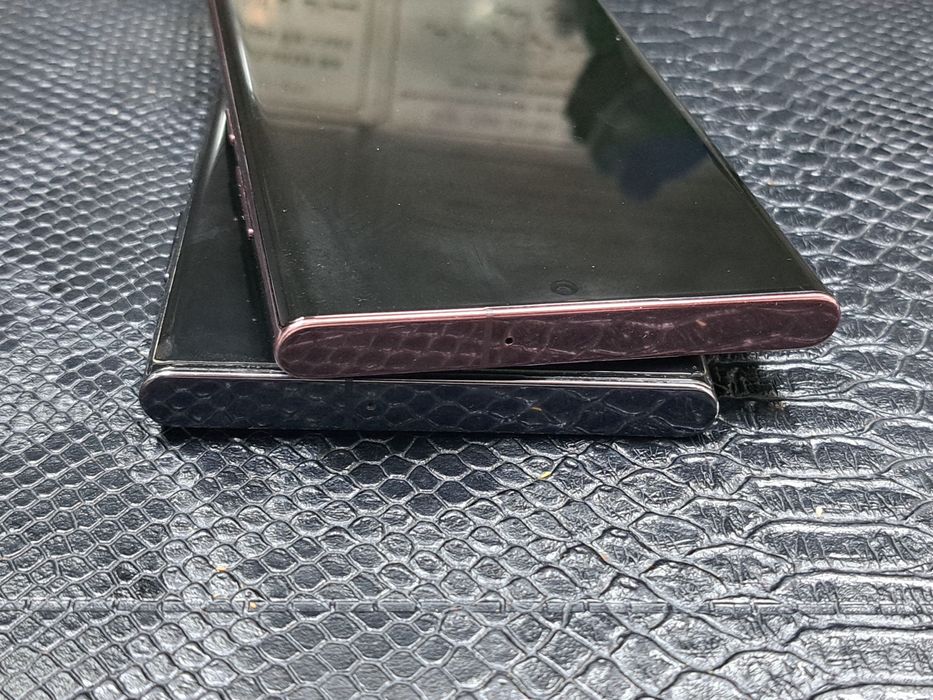 Samsung S22 Ultra xotirasi 12/256GB