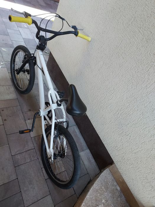 Bicicleta BMX pentru copii
