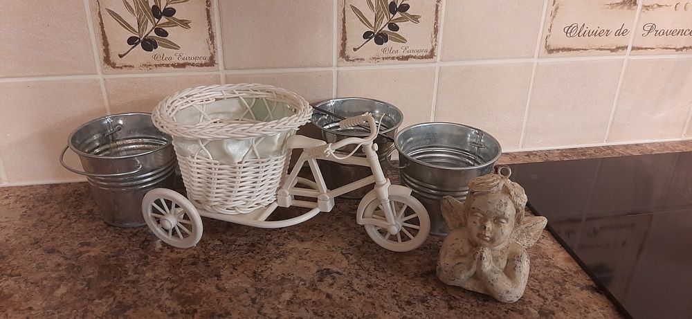 Кашпи за дребни цветя теменужка и кактуси