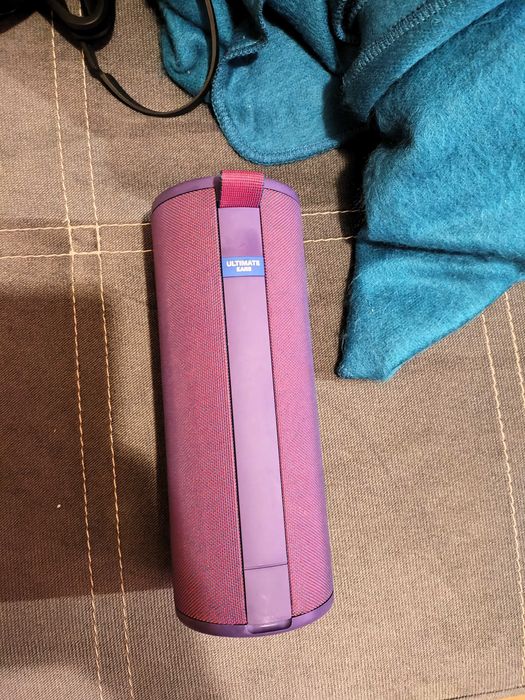 Vând Boxă portabilă Ultimate Ears MEGABOOM 3, Bluetooth, IP67, Violet