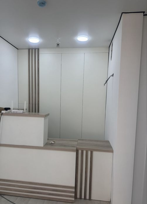 Ресепшен с тумбой- кассой