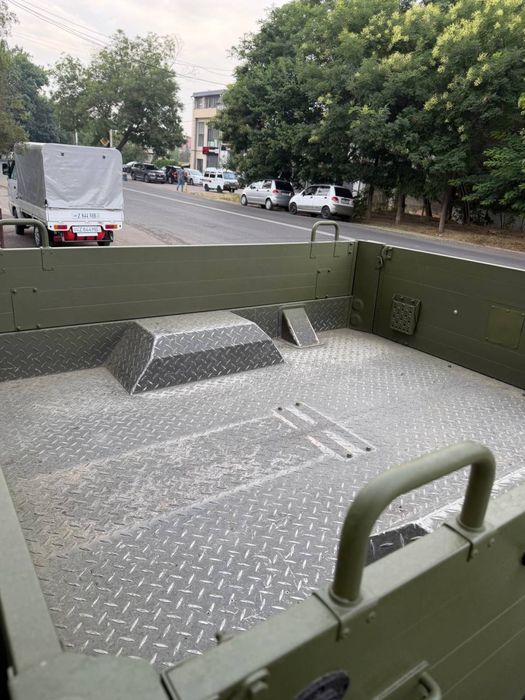 Land Rover 110.
