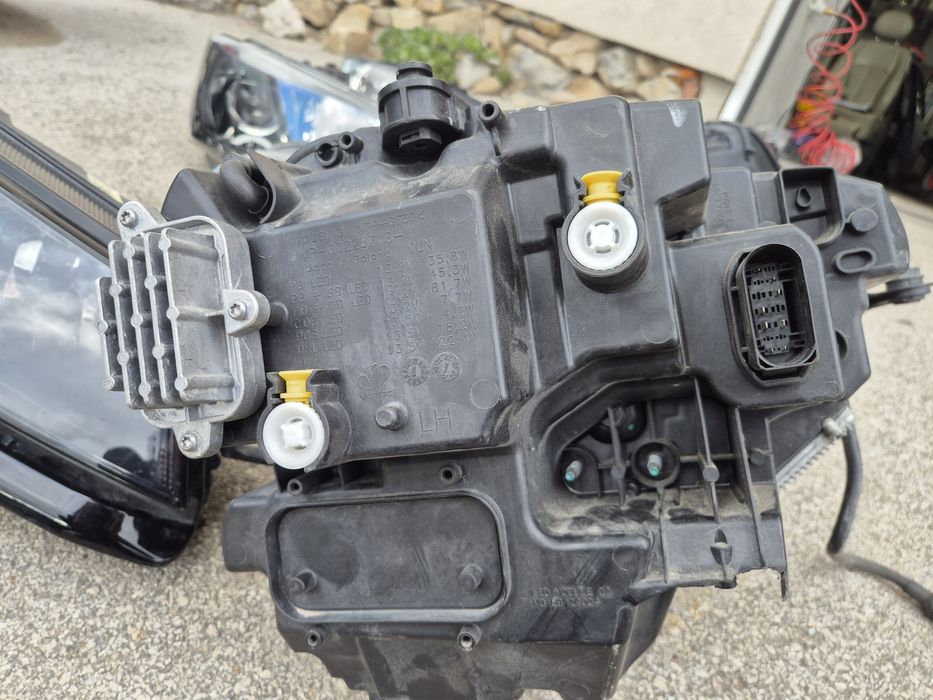 Ляв фар Skoda Karoq Face Lift Шкода Кароя фарове