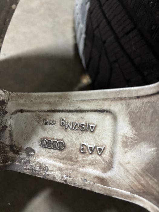 4бр оригинслни 17 ки Ауди А4 5х112 ет45 7,5ж с зимни гуми 225/45