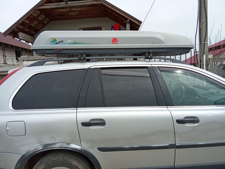Portbagaj auto cu tijele reglabile