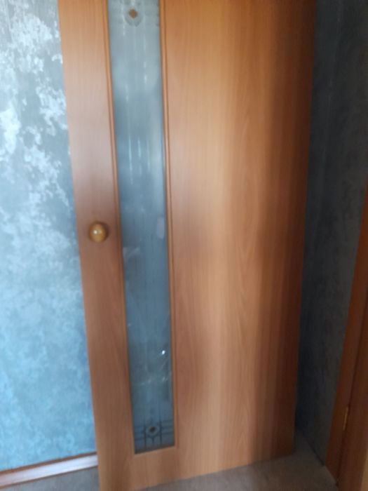 Продам 2 шт. межкомнатные двери б/у
