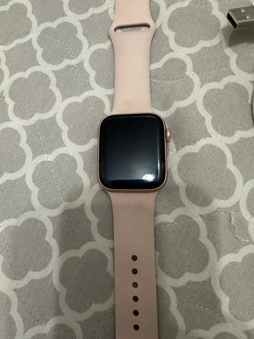 Apple watch se rose gold