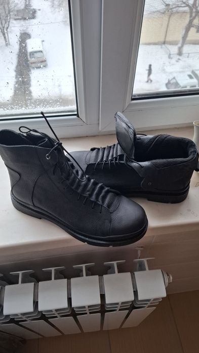 Продам кожаные  берцы