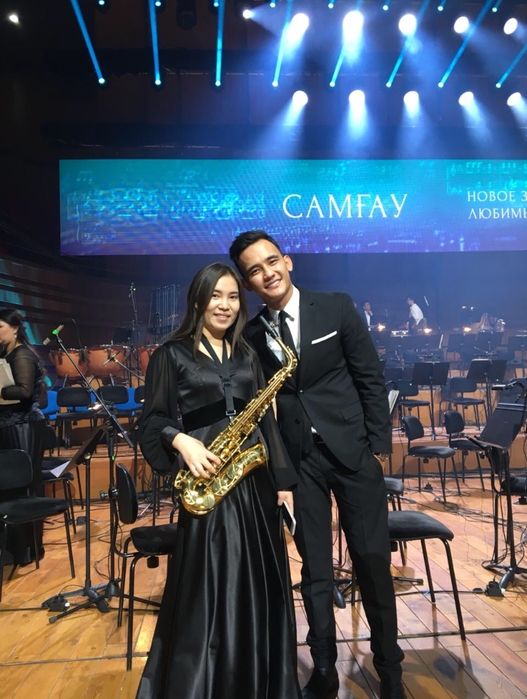 Саксофонист (живая музыка)