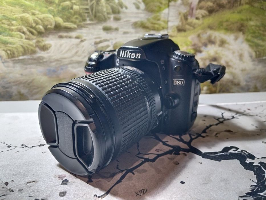 Продам Nikon D80 в очень хорошем состоянии 

Продам профессиональный ф