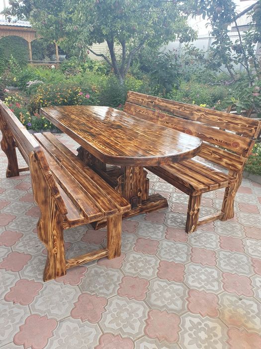 Набор деревянной мебели