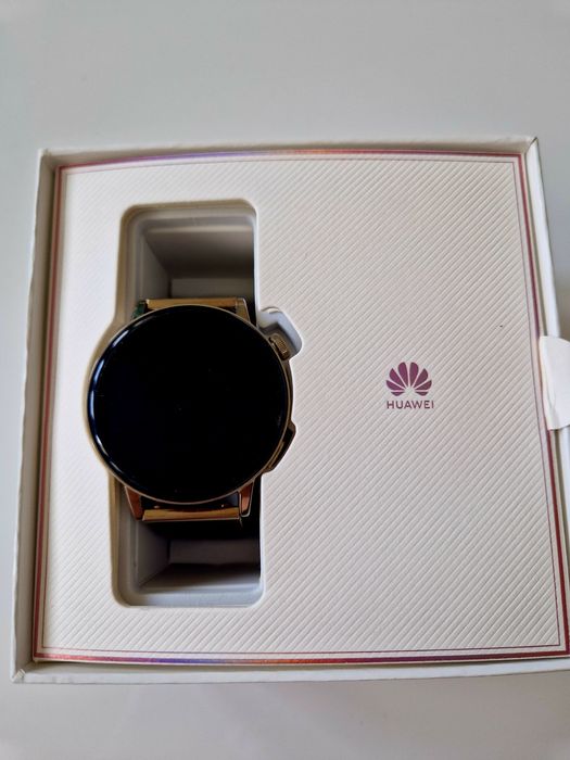 Смарт часовник - Huawei Watch 3 42 mm + подарък