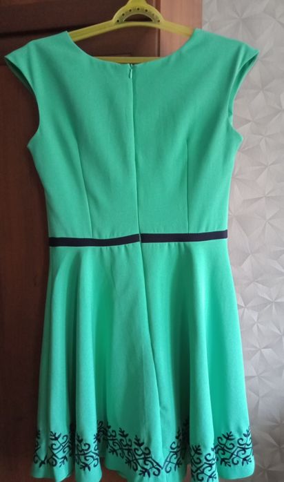 Платья б/у в отличном состоянии