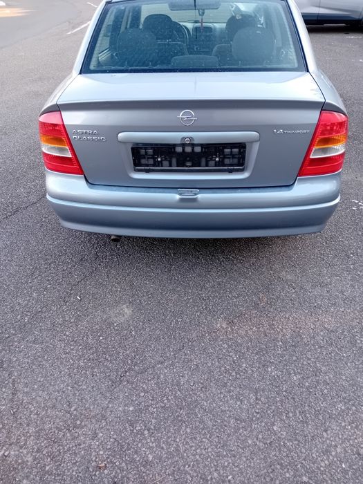 Inchirieri auto Opel Astra/Renault Megane  2008