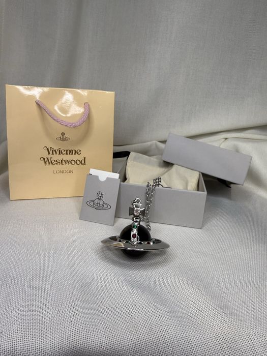 VIVIENNE Westwood colier ”world’s end - giant orb”, onyx/argintiu