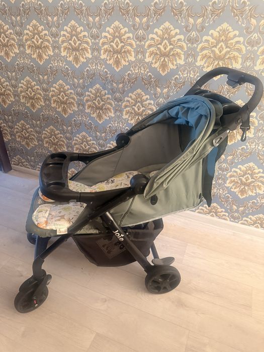 Продается коляска Joie Muze (Laurel)