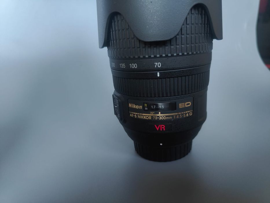 Продам Nikon 750 и объективы 70-300VR 85 1.8D