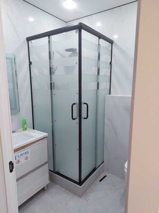 Душевые кабины стеклянные